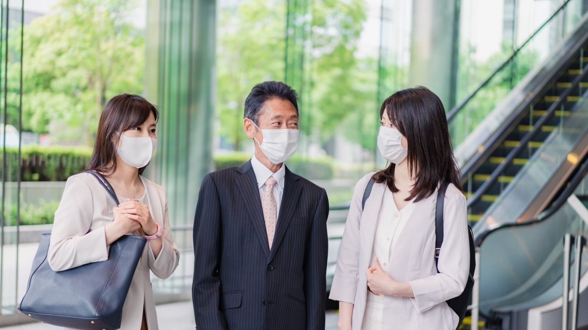 Κινέζοι έφτιαξαν μάσκα που μπορεί να ανιχνεύσει κορωνοϊό μετά από… δεκάλεπτη συζήτηση με άλλον άνθρωπο
