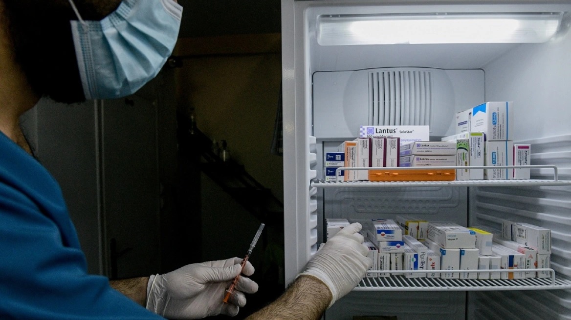 «Καμπανάκι» για έξαρση της γρίπης μετά από δύο χρόνια – Αυξημένη η ζήτηση στα εμβόλια κατά 15% σε σχέση με πέρυσι