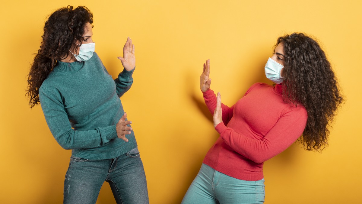 Κορωνοϊός: Εάν αρρώστησε κάποιος στο σπίτι θα κολλήσετε σίγουρα και εσείς; Έρευνα απαντά