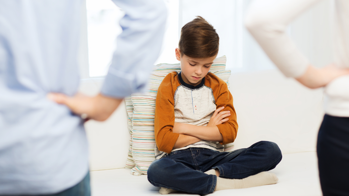 Αυστηροί γονείς: Μπορούν να οδηγήσουν το παιδί στην κατάθλιψη – Τι έδειξε έρευνα