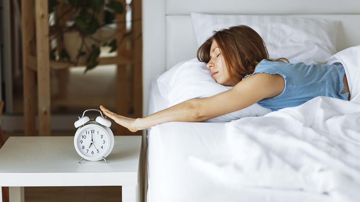 Snoozing: Ποιοι πατούν συχνότερα αναβολή στο ξυπνητήρι – Τι κερδίζουν και τι χάνουν